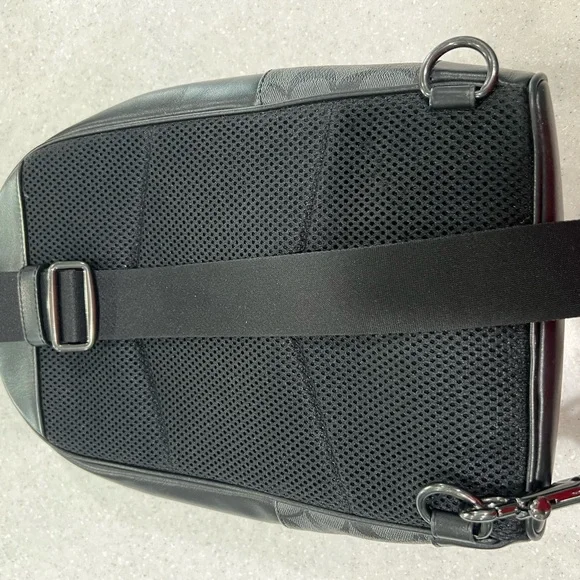 Coach shoulder bag - Picture 3 of 6